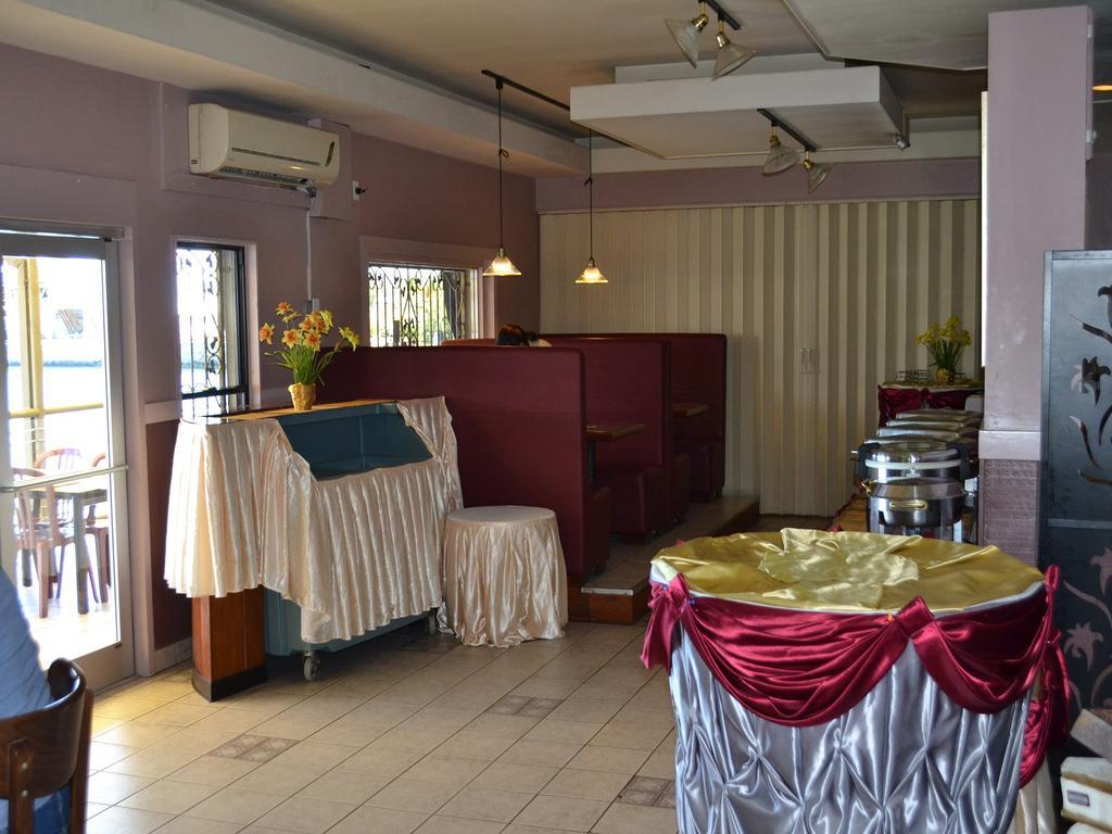 West Plaza Malakal Hotel Koror Exterior photo
