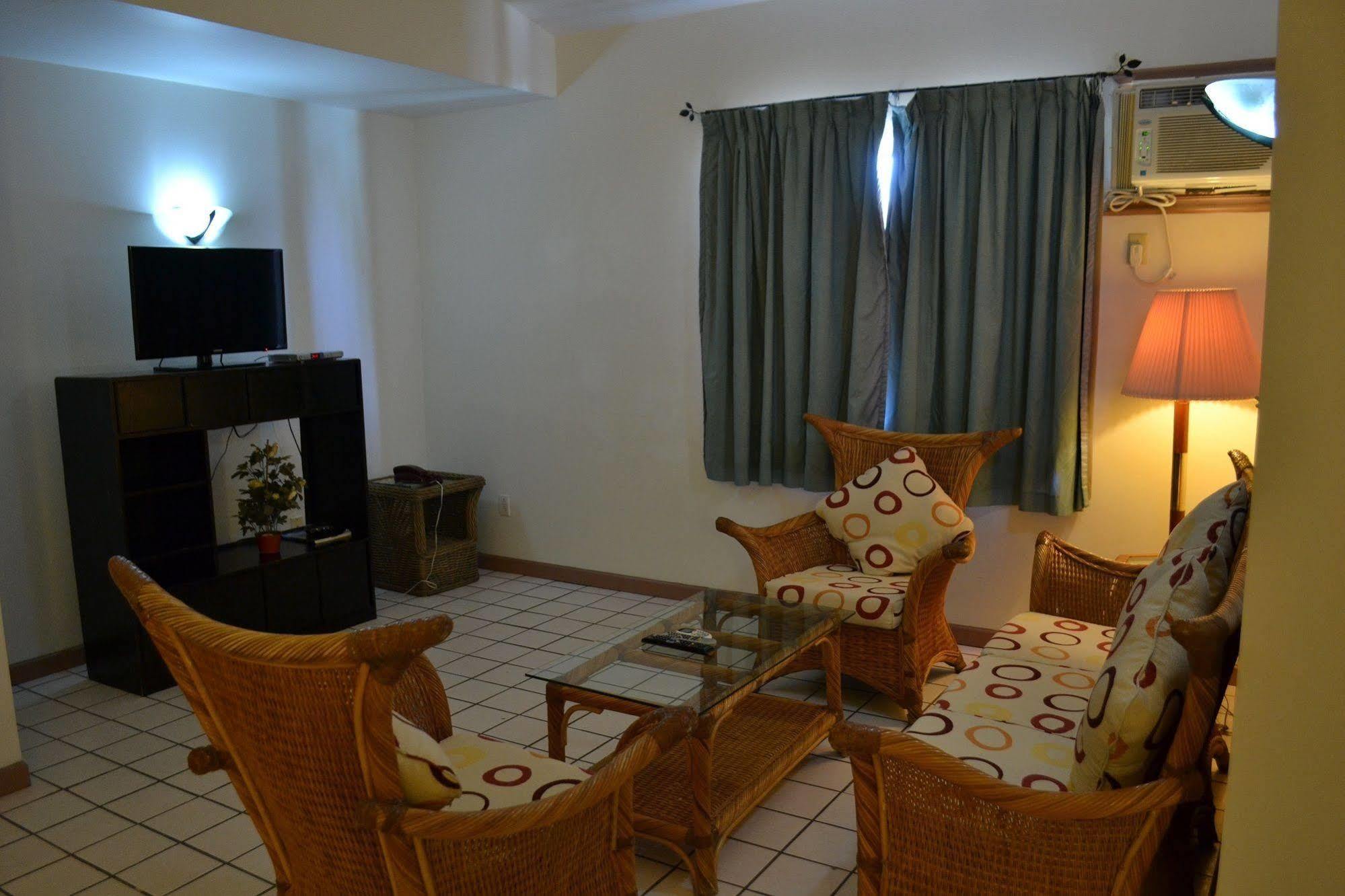 West Plaza Malakal Hotel Koror Exterior photo